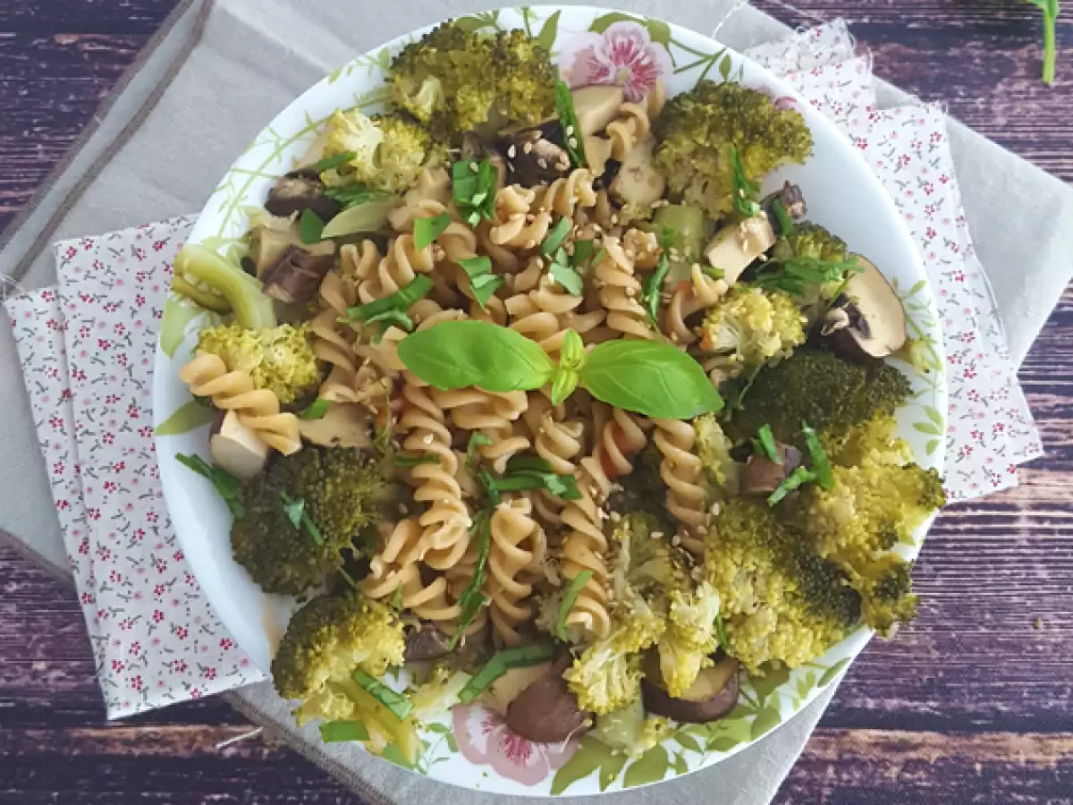 Receta Macarrones con brócoli, champiñones y albahaca