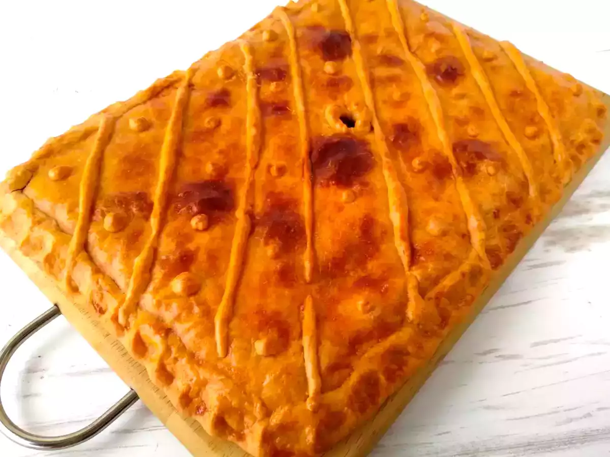 Receta Empanada de atún con masa casera de cerveza {en panificadora y sin levadura}