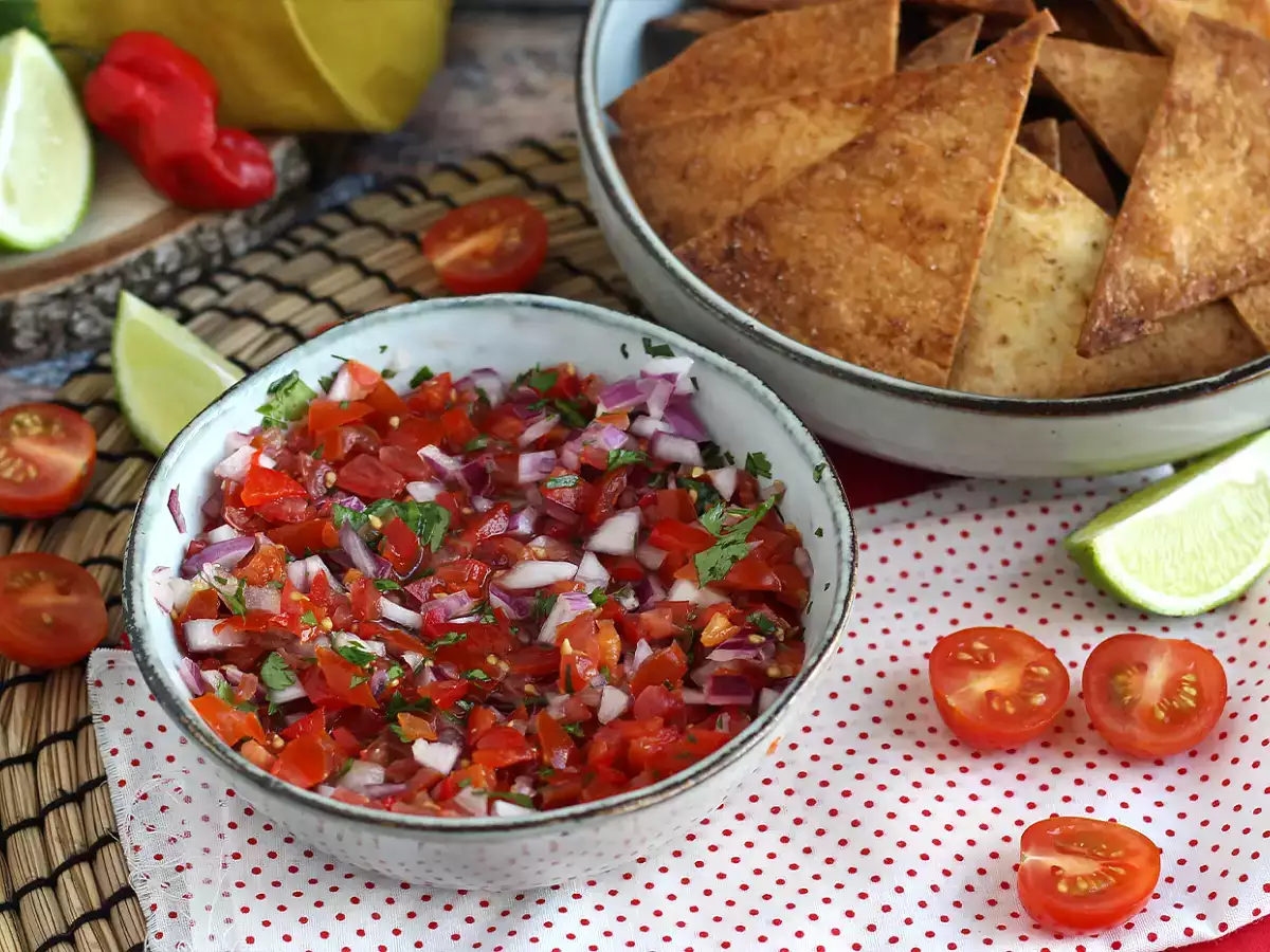Receta Pico de gallo con totopos o nachos caseros