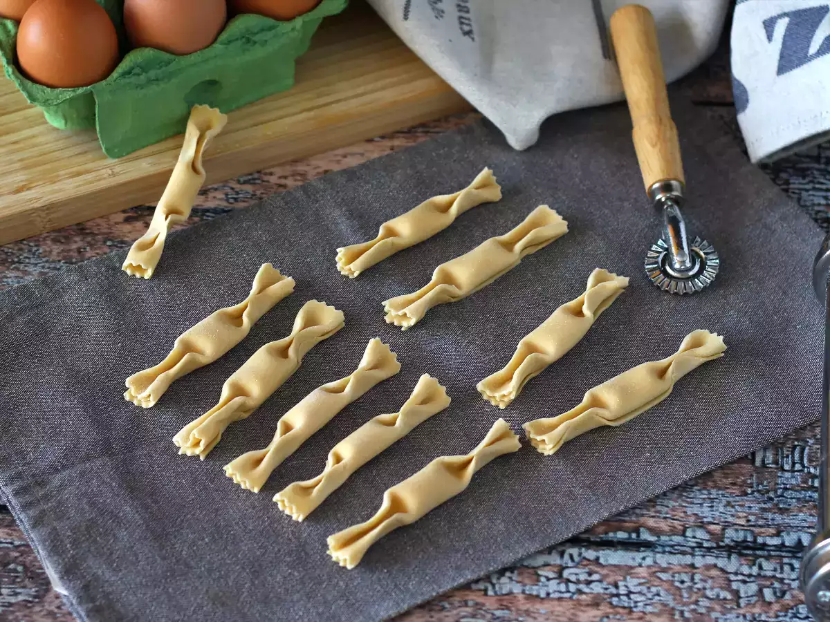Receta Caramelle, raviolis con forma de caramelo, rellenos de calabaza y ricotta