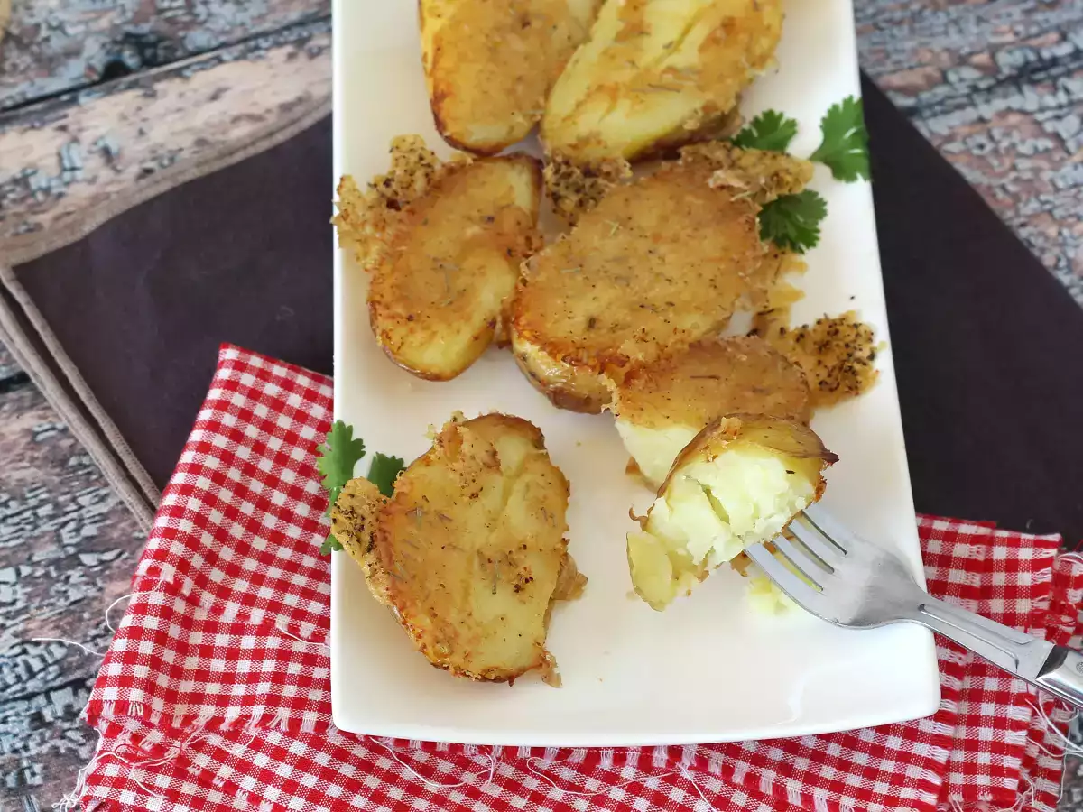 Receta Patatas crujientes con queso parmesano, la guarnición barata que gusta a todos