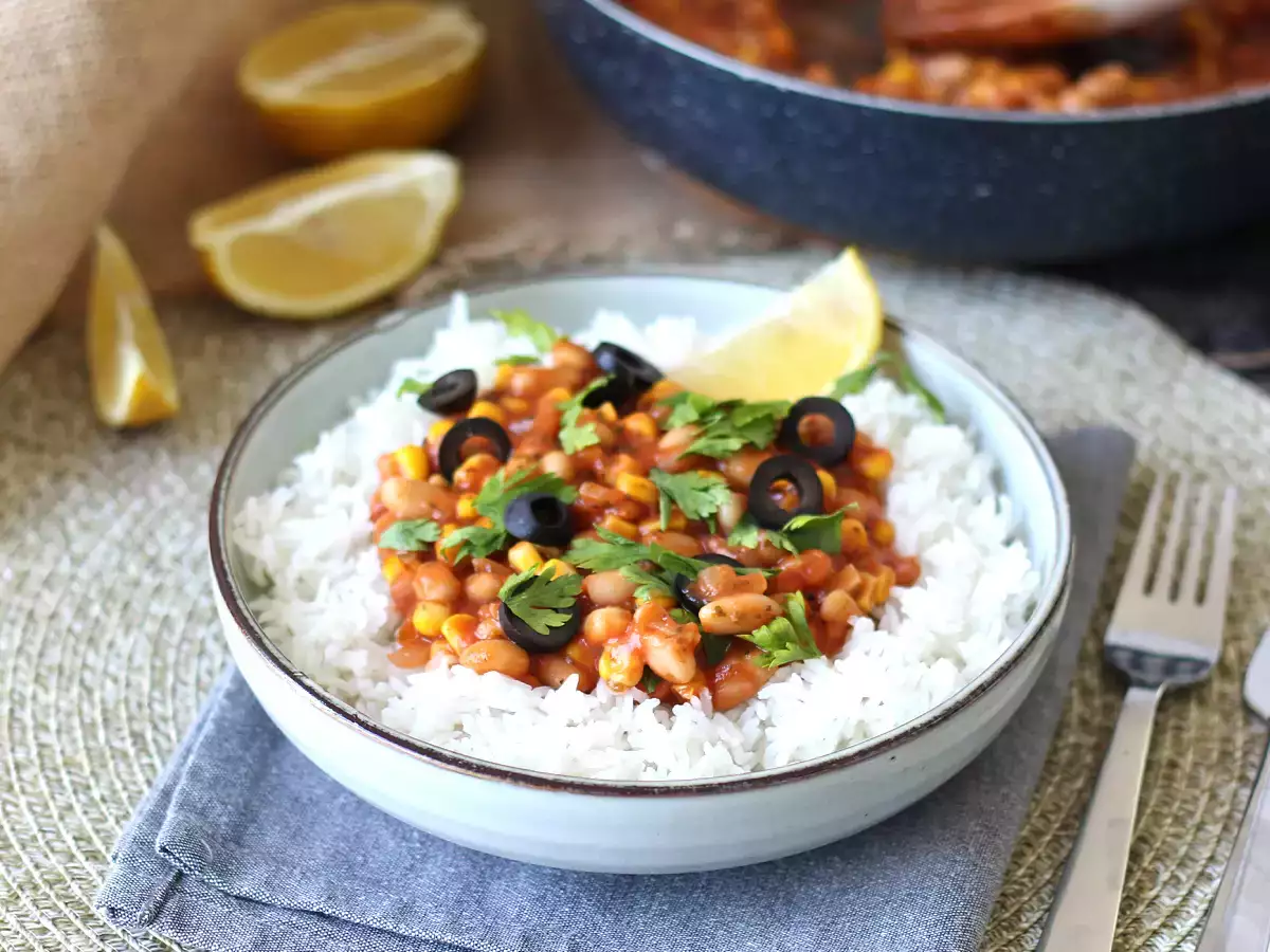 Receta Estofado de alubias con maíz, aceitunas negras y perejil (ragú vegetariano)