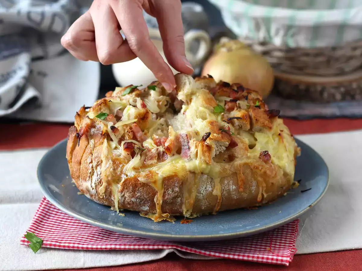 Receta Hogaza de pan rellena de queso y bacon