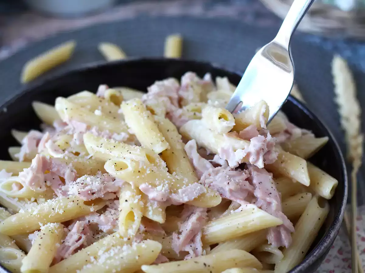Receta Pasta con nata y jamón cocido: súper cremosa y rápida de hacer