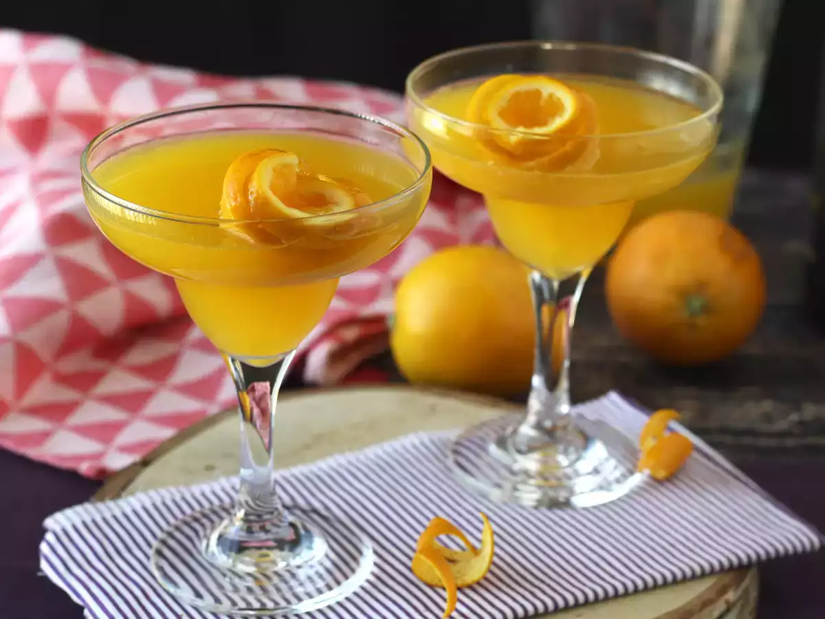 Receta Agua de valencia, el cóctel mediterráneo con cava y naranja que puedes preparar en casa