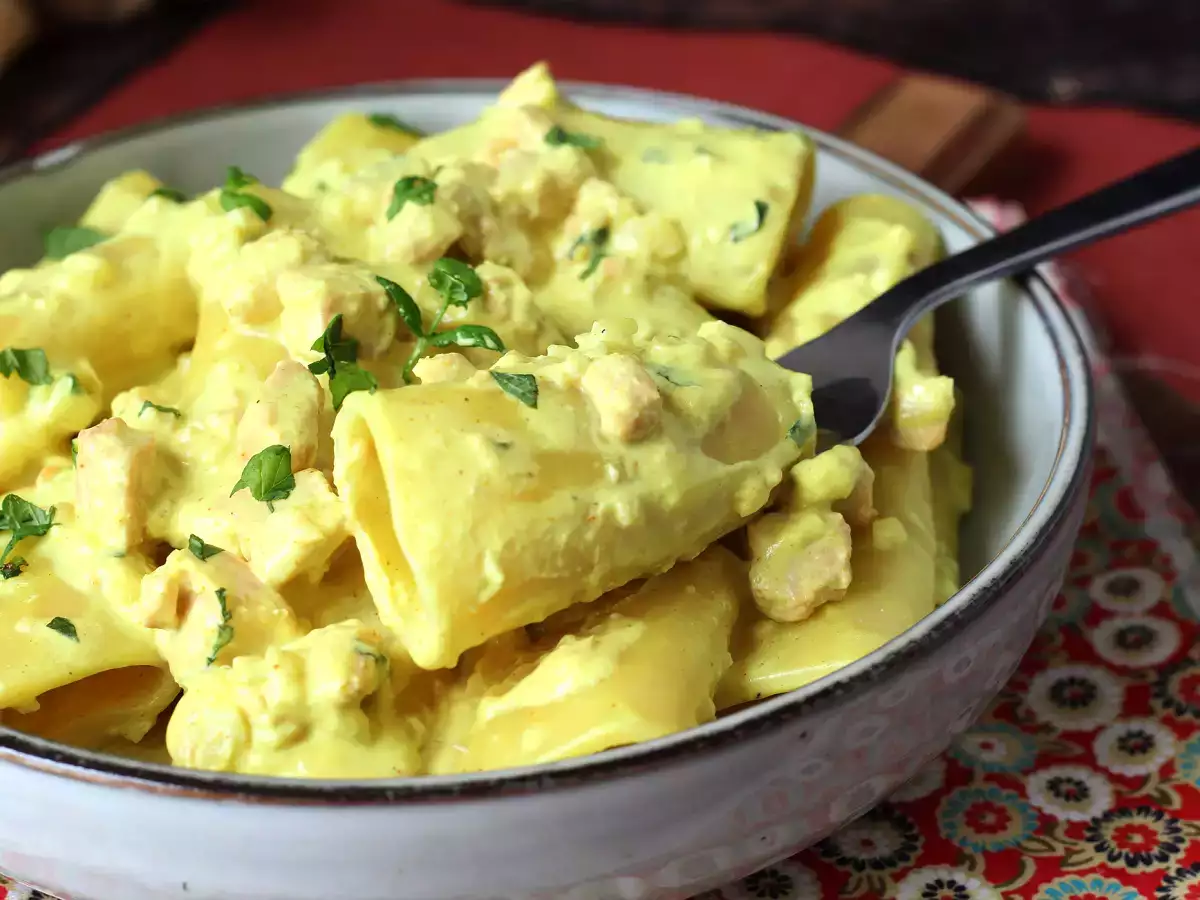 Receta Pasta paccheri con salsa cremosa de salmón y azafrán
