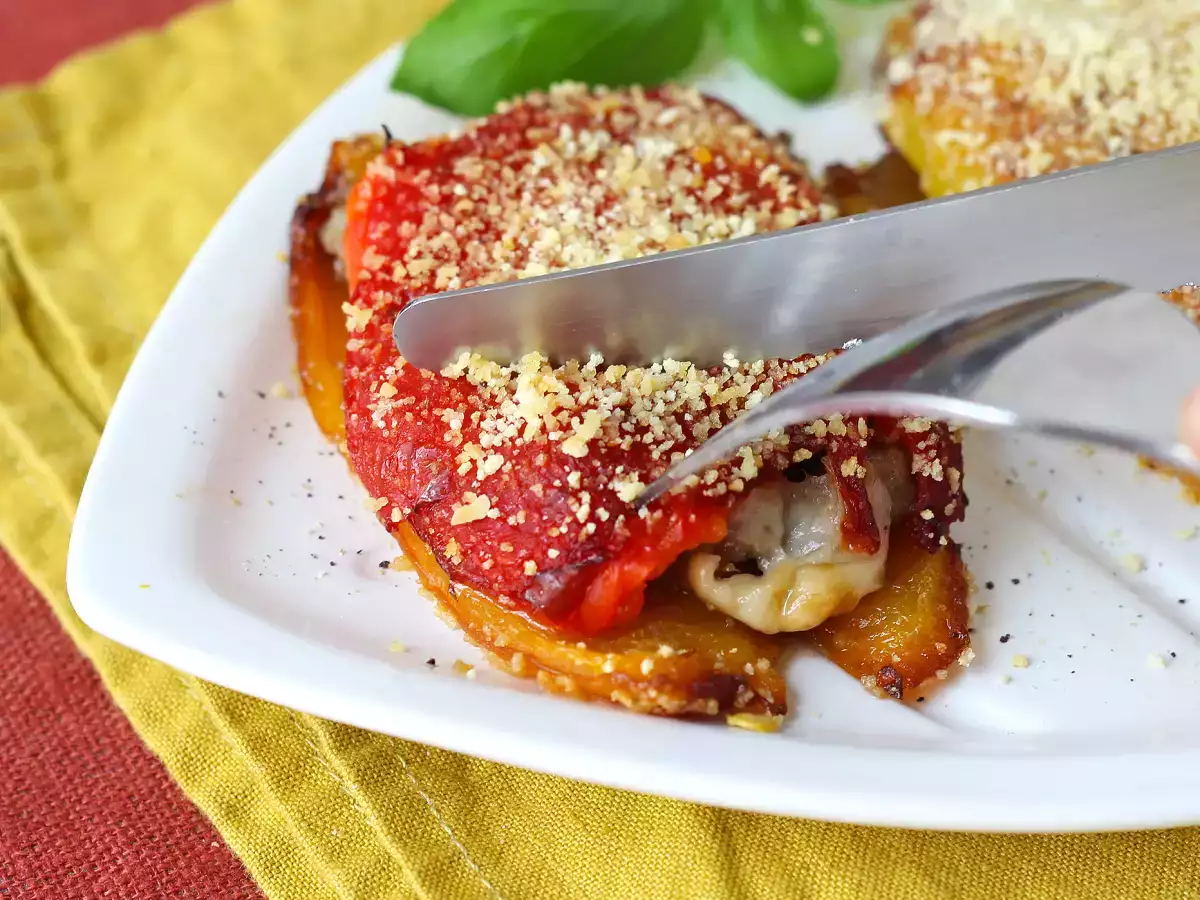 Receta Pimientos rellenos y gratinados en freidora de aire con salchicha fresca y queso