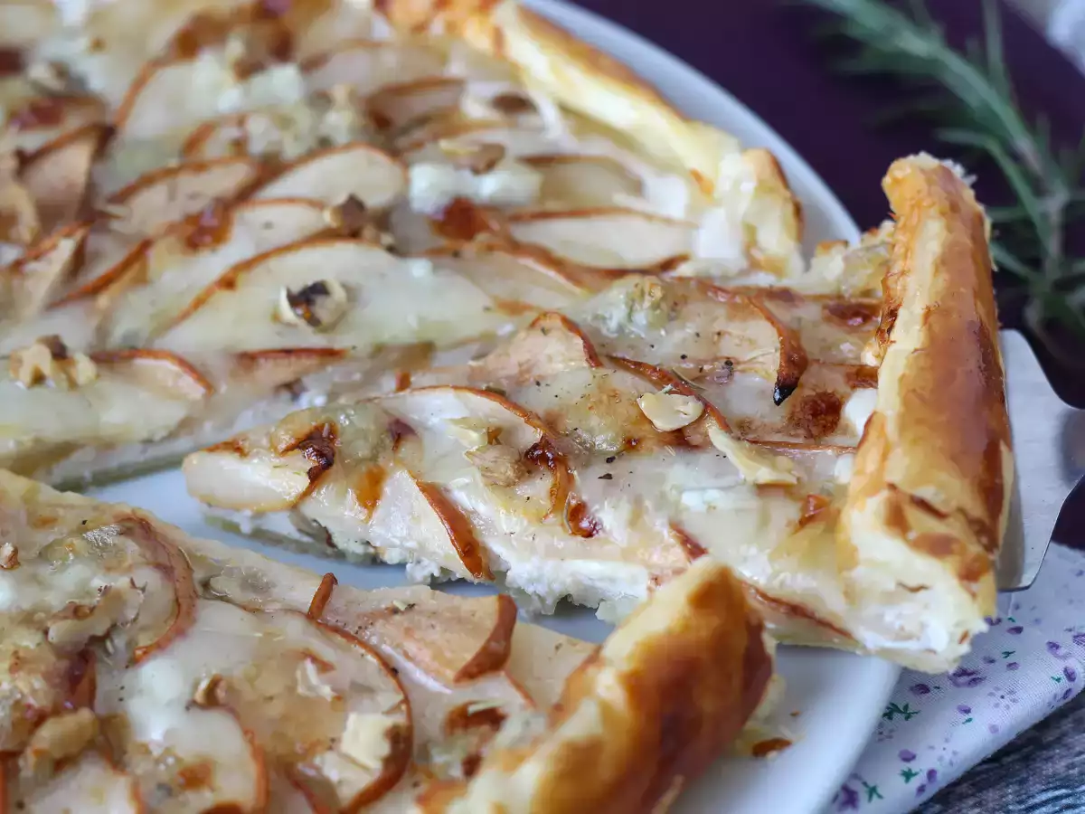 Receta Tarta de peras, gorgonzola y nueces
