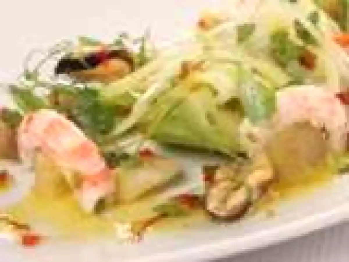 Ensalada de frutos de mar con vinagreta de azafran
