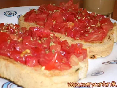 Receta Desayuno italiano (bruscheta al pomodoro)