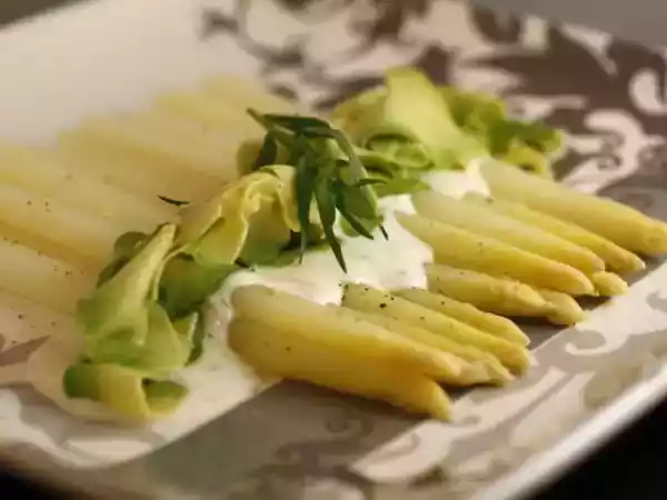 Receta Espárragos con aguacates y mayonesa al estragón