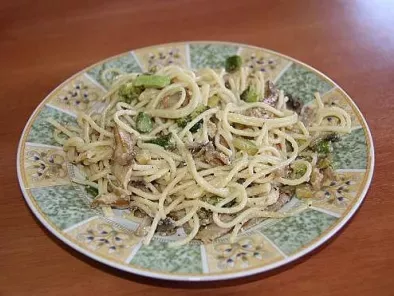 Receta Espaguetis con hortalizas y setas al queso .