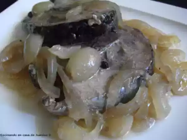 Receta Melva encebollada con uvas