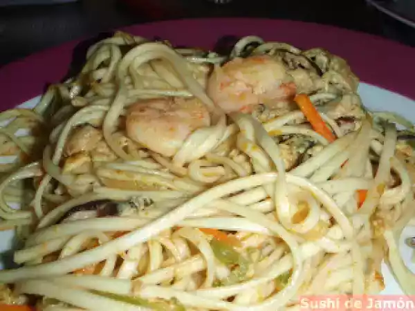 Receta Despúes de una pausa... fideos chinos con marisco