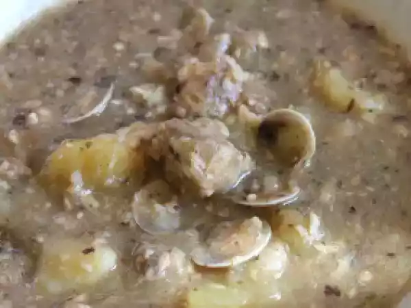 Receta Patatas con pintarroja y almejas