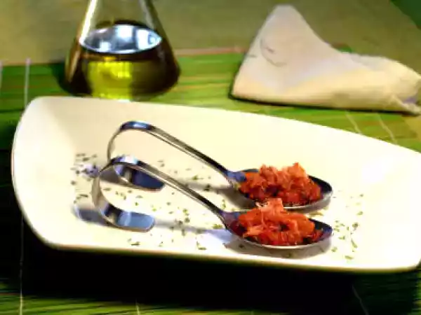 Receta Tomate confitado con virutas de jamón ibérico al aroma de orégan