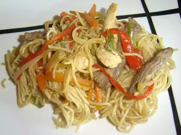 Receta Fideos chinos con tres delicias