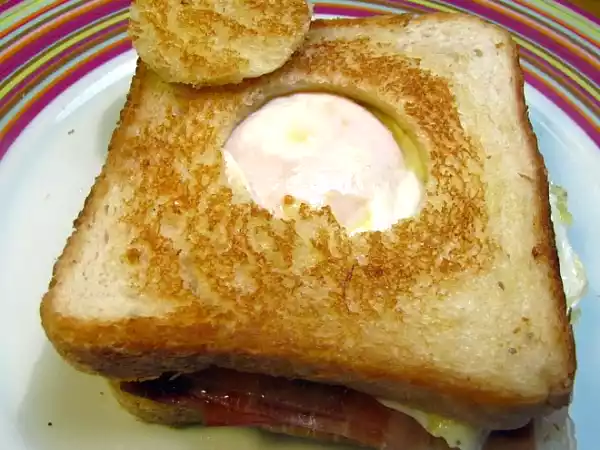 Receta Emparedado de huevo frito y jamón