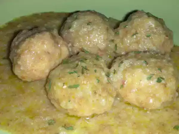 Receta Albóndigas de merluza y gambas con salsa de almendras
