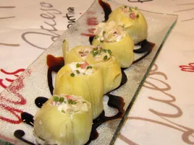Receta Tapas al estilo niu: corazones de alcachofa rellenas de queso crema y bacon