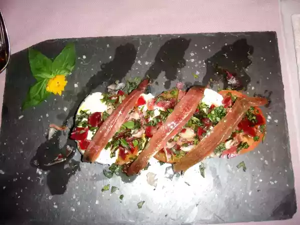 Receta Ensalada caprese con anchoas del cantábrico