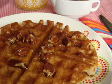 Receta Waffles con salsa de maple y nueces (gofres)