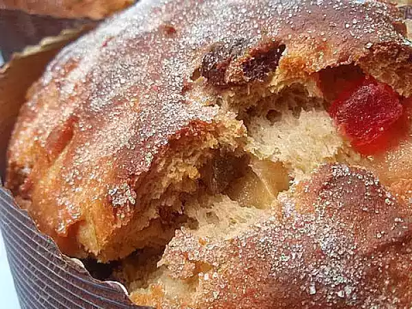 Receta Brioche con frutas escarchadas y arándanos (amasado en panificadora)