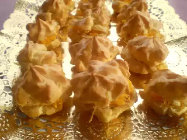Receta Lionesas rellenas de mousse de pato y huevo hilado