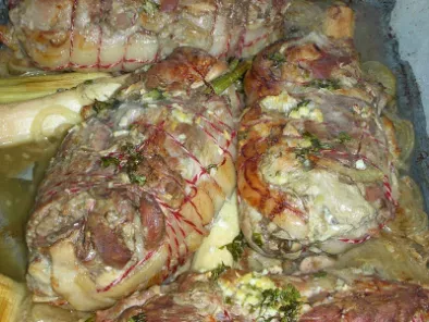 Receta Pierna de ternasco de aragón rellena de carne de longaniza y ajos tiernos