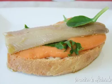 Receta Tosta de salmorejo y sardina marinada