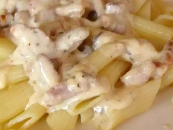 Receta Macarrones com crema y trufa negra y hierbas provenzales