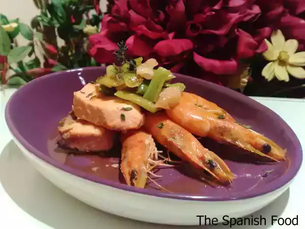 Receta Salteado de lomos de salmón, langostinos y ajos tiernos