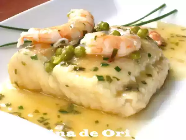 Receta Merluza en salsa con langostinos