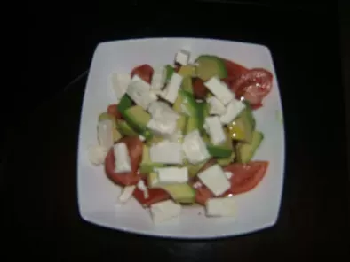 Receta Ensalada de aguacate, tomate y queso feta de jose manuel.
