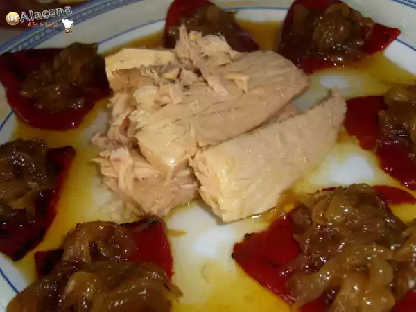 Receta Pimientos del piquillo con cebolla caramelizada y bonito del norte