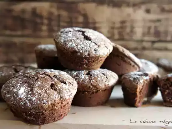Receta Muffins de cacao, fresas y plátano