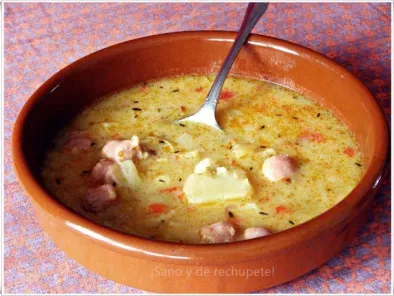 Receta Sopa cremosa de col, papas y albondiguillas de salchichas frescas