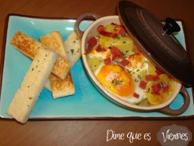 Receta Cocotte de huevos con patatas y virutas de jamón
