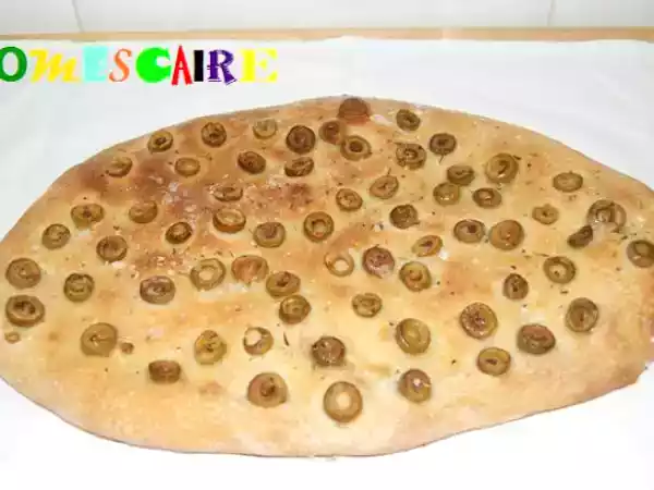 Receta Focaccia de aceitunas verdes al aroma de romero