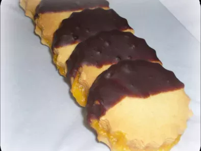 Receta Galletas de gofio y chocolate rellenas de orange curd