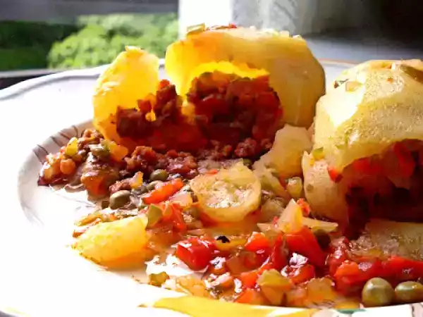 Receta Las patatas rellenas de chorizo de mi abuela