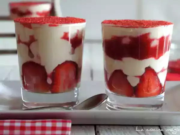 Receta Tiramisú con fresas