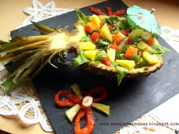 Receta Ensalada tropical en piña natural