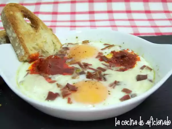 Receta Huevos al plato con sobrasada y torta del casar
