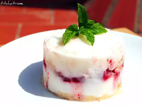 Receta Semifred de maduixes i mascarpone a l'estil tiramisú