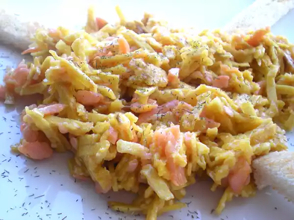 Receta Revuelto de patatas y salmón ahumado