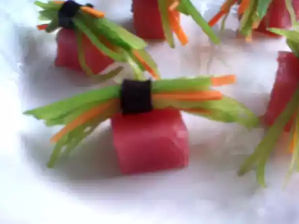 Receta Montaditos de atún rojo con atado de vegetales