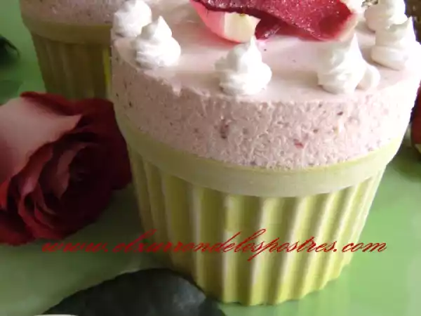 Receta Soufflé helado de mermelada de fresa y esencia de rosas