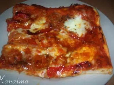 Receta Pizza de atún con cebolla y pimientos caramelizados
