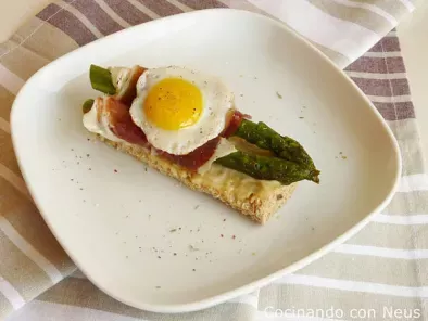Receta Bruschetta de espárragos trigueros con huevo de codorniz